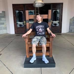 Meet your Posher, Douglas